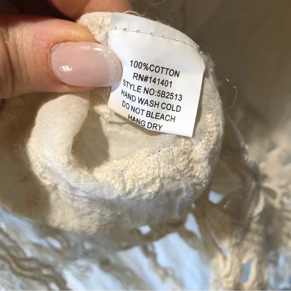 Beautiful unbranded crochet lace and fringe bohemian top v neck M/L - Picture 7 of 8